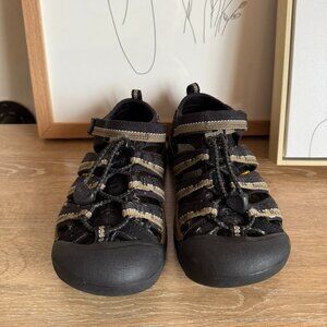Keen Newport H2 Black & Brown Water Shoe Sandals 2